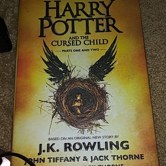 Harry potter book - Picture 1 of 2